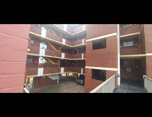 1 BEDROOM FLAT FOR SALE IN ESSENWOOD